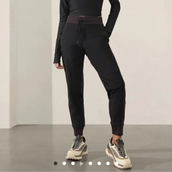 Athleta SZ 6 Headlands Hybrid Trek Joggers Pants Black - Picture 1 of 7